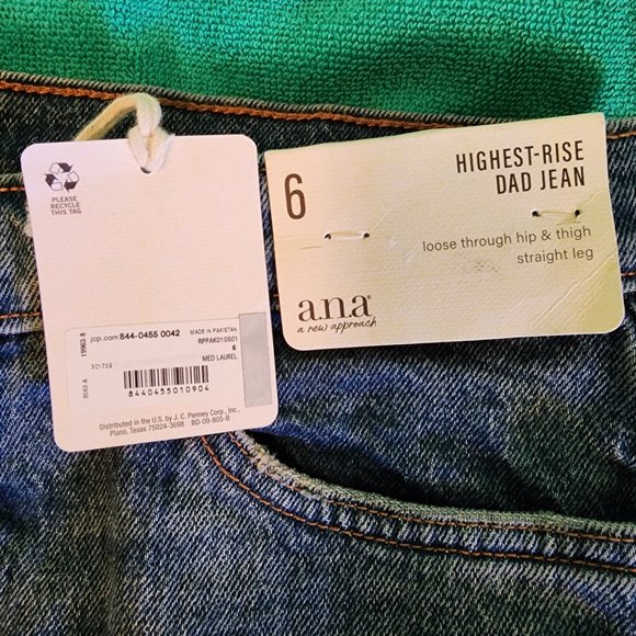 a.n.a. Highest Rise Dad Jeans - Size 6 - Picture 3 of 3
